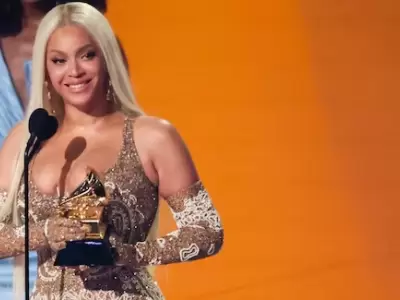 Beyonc� gan� tres premios Grammy 2025.
