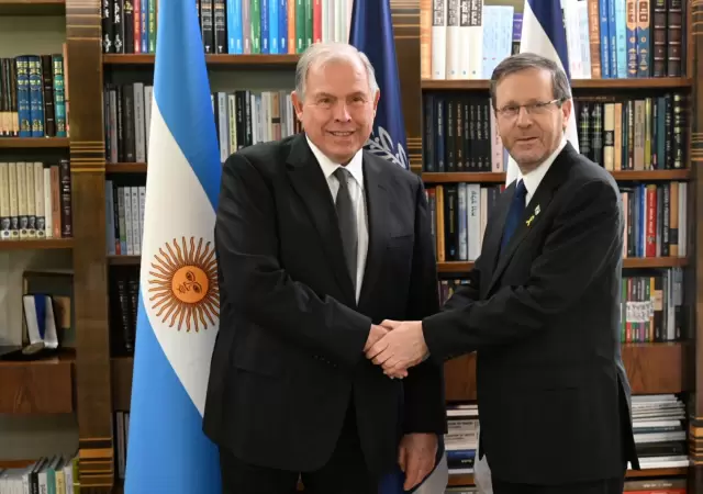 Werthein quiere estrechar lazos m�s profundos con el estado jud�o mediante una agenda conjunta.