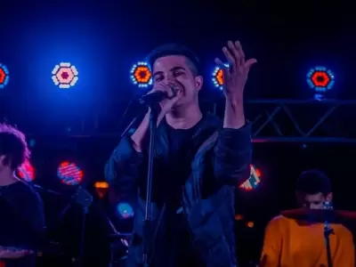 David Espa��n, joven promesa del g�nero y vocalista de La Ronda