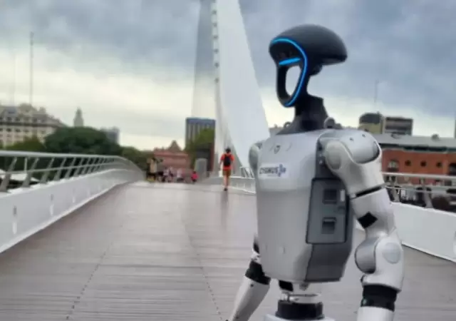 Robot en Puerto Madero.