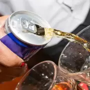 El lado oscuro de las bebidas energizantes y el pedido de regulaci�n