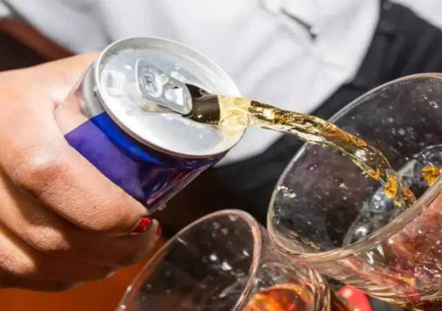 El lado oscuro de las bebidas energizantes y el pedido de regulaci�n