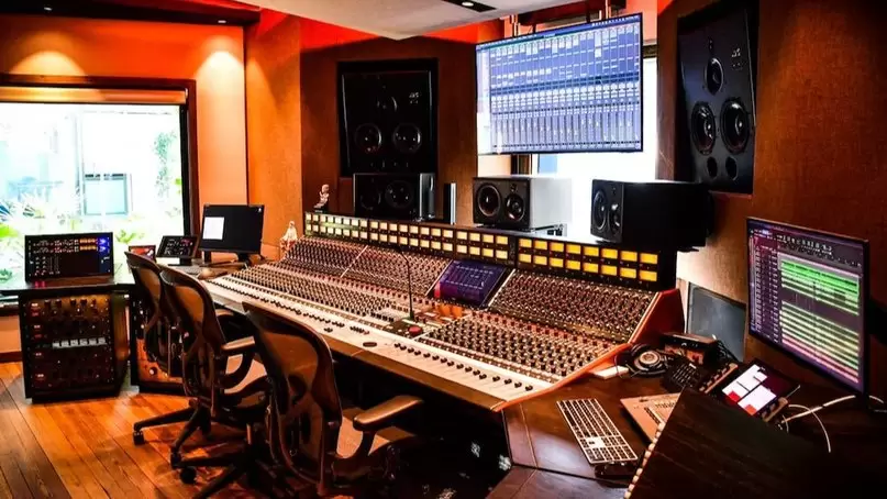 El estudio de grabaci�n que Jorge "Corcho" Rodr�guez tiene en su casa.