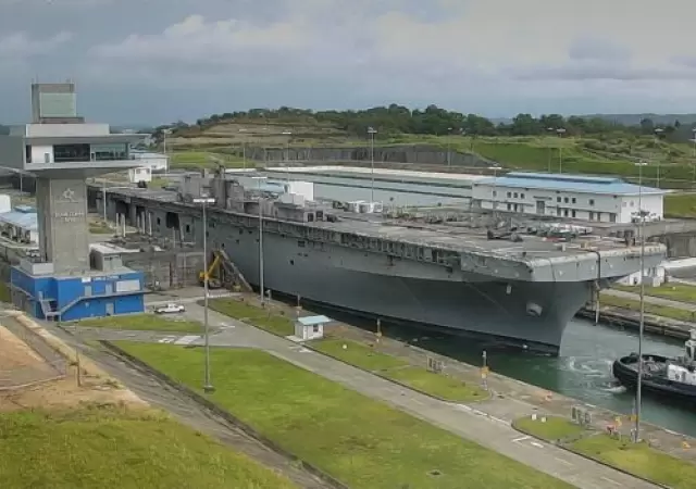 Buques militares estadounidenses suelen transitar con regularidad  la v�a que une los oc�anos Atl�ntico y Pac�fico.