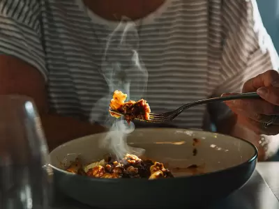 En verano es importante tener en cuenta los riesgos microbiol�gicos que traen consigo algunos alimentos.