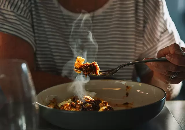 En verano es importante tener en cuenta los riesgos microbiol�gicos que traen consigo algunos alimentos.