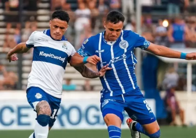 Godoy Cruz no pudo con el Lobo platense y fue goleado