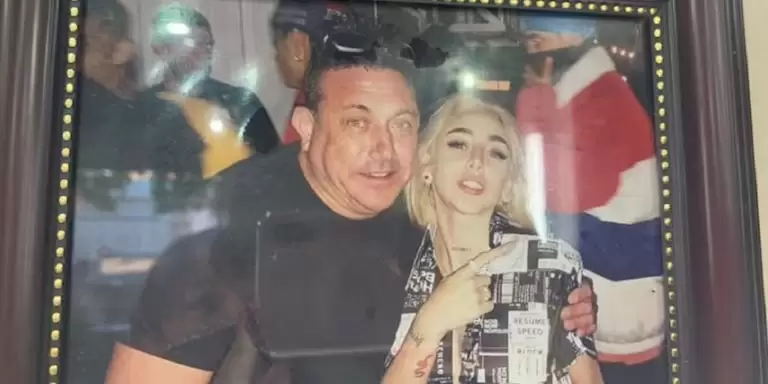 Nicki Nicole y su pap�.