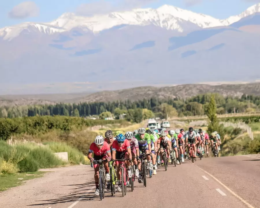 Se larga la 49 edición de la Vuelta de Mendoza