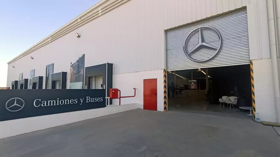 Mercedes-Benz vendi� su planta en Argentina.