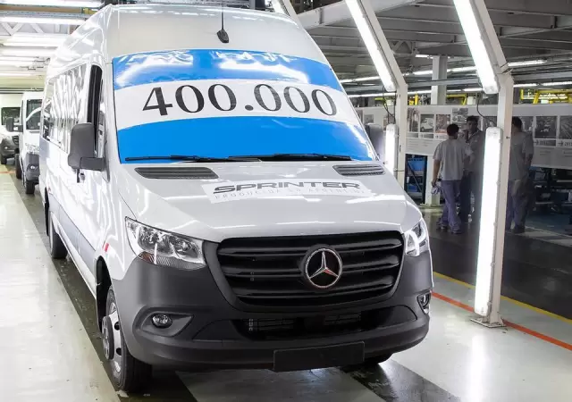 Mercedes-Benz vendi� su planta en Argentina.