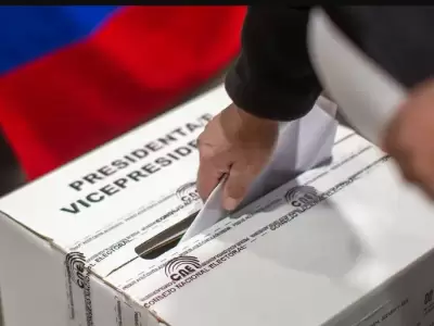 Una misi�n del organismo continental pone pa�os fr�os a las sospechas de alteraci�n de votos.