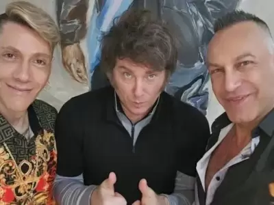 Piazza, Milei y el marido de dise�ador.