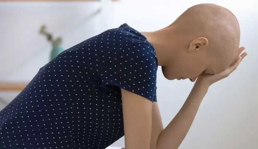 El diagnóstico de cáncer genera un impacto psicológico en los pacientes y sus familias, transformando su realidad emocional.
