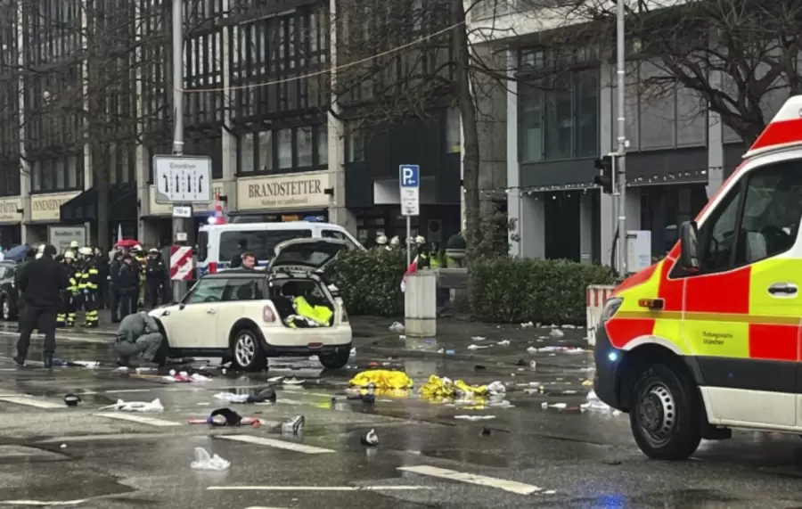 El Mini Cooper que hiri� a 28 personas.