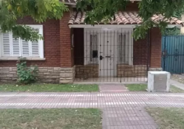 Frente de la vivienda que ocupaba la v�ctima. (Fuente: 0223)