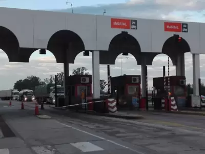 "La privatizaci�n se har� bajo la modalidad de concesi�n de obra p�blica por peaje" (M. Adorni)