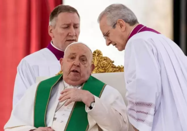 Francisco  se encuentra internado bajo estricta observaci�n por una persistente infecci�n.