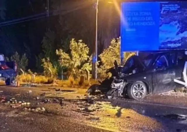 Dos personas fallecieron en un violento accidente de tr�nsito en San Mart�n/