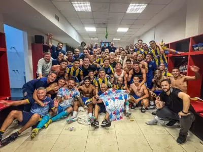 El plantel de Central luego del triunfo en el cl�sico rosarino