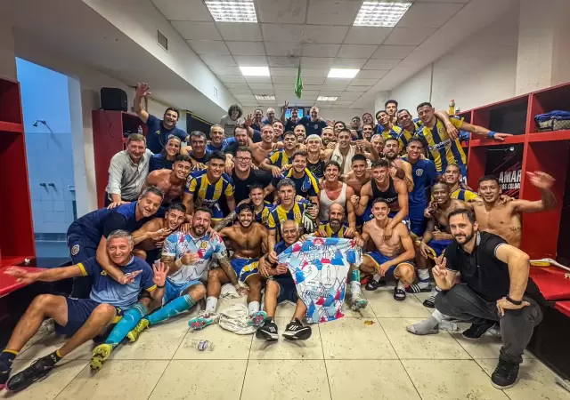 El plantel de Central luego del triunfo en el cl�sico rosarino