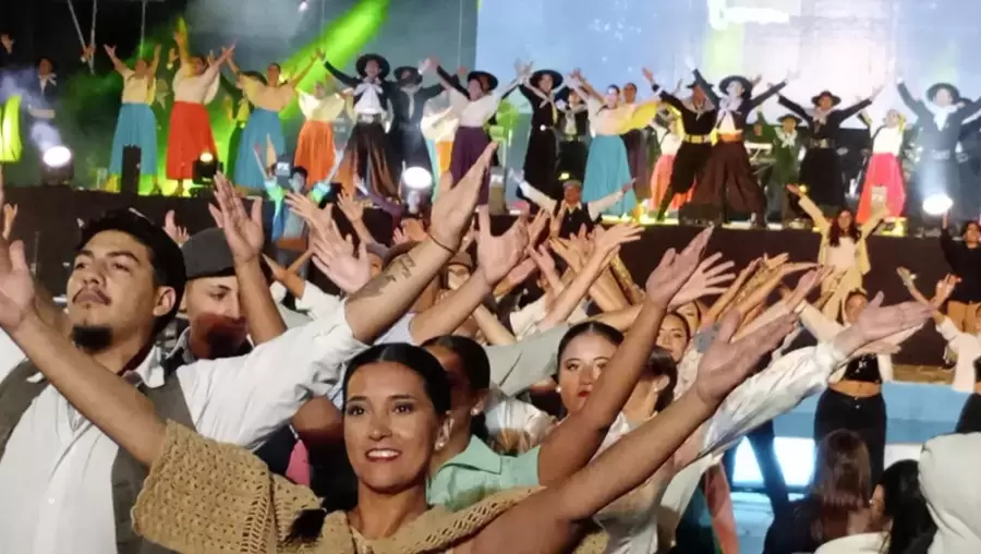 La soberana represent� al distrito El Peral.