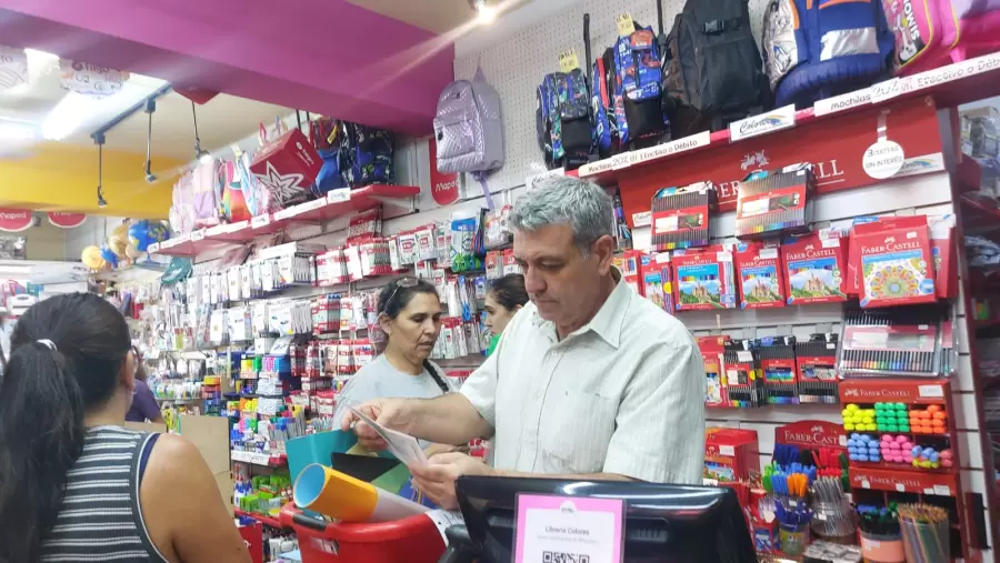 "La gente la est� pasando mal, y el hecho de que no suban los precios es algo positivo para el p�blico" (G. Fern�ndez)