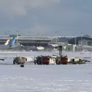 Canad�: as� termin� el avi�n que volc� mientras aterrizada en la nieve