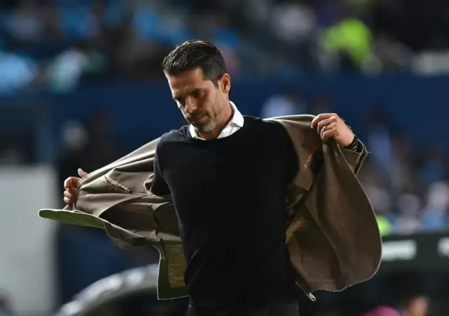 Preocupaci�n para Gago para el encuentro de hoy ante Alianza Lima.