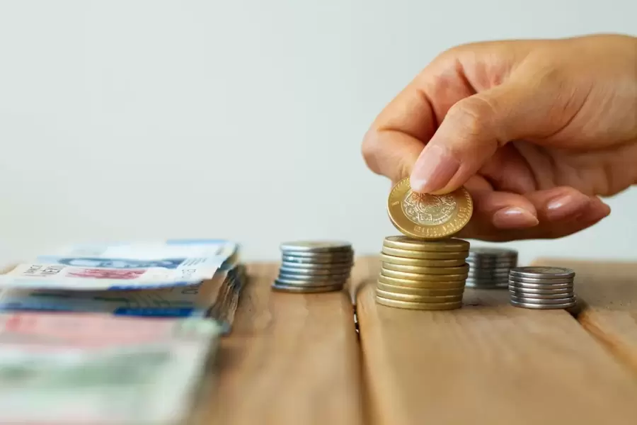 Monedas reales y virtuales
