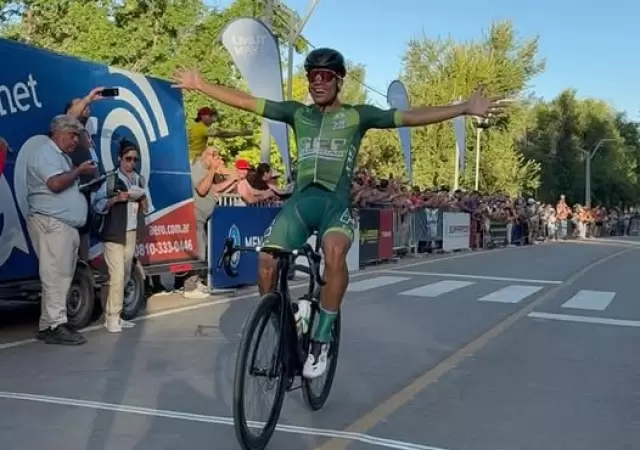 Leo Cobarrubia se impuso en la tercera etapa
