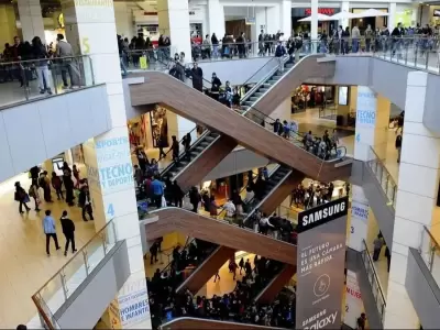 Los centros comerciales de Chile estuvieron repletos de argentinos/