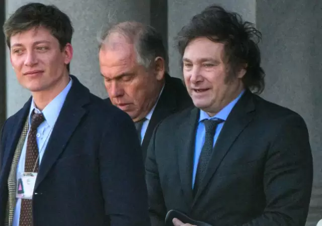 Santiago Caputo qued� en la mira despu�s del criptogate/