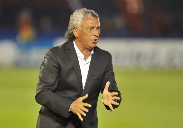 Pipo hizo de las suyas y calent� la previa.