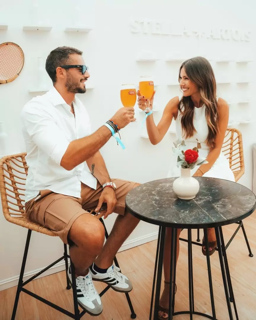 Nicolás Occhiato junto a Pampita Ardohain.