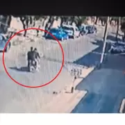 Video: así mató un policía de civil a un delincuente de 16 años en Villa Madero