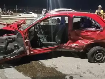 El auto que conduc�a la v�ctima fatal qued� totalmente destruido. (Foto: web)