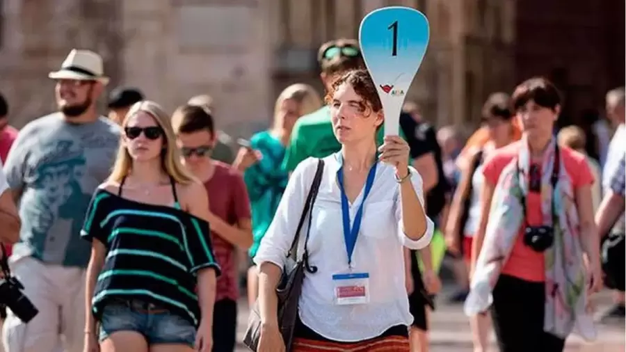 El trabajo de un gu�a de turismo fomenta los entornos culturales y naturales.