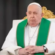 Francisco se refirió a los conflictos que asolan al mundo en el rezo del Ángelus y pidió por la paz