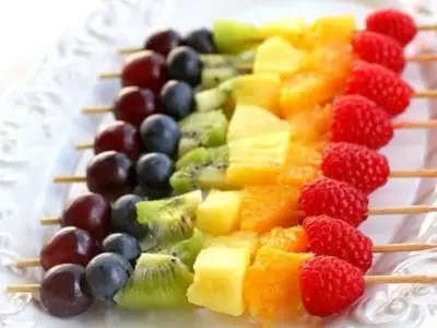 Brochetas de frutas/