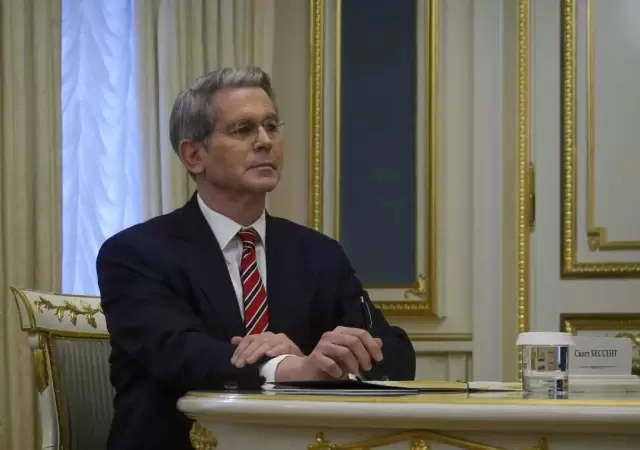 Luis Caputo se reuni� con el secretario del Tesoro, Scott Bessent.