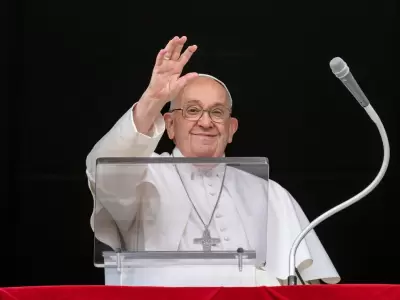 El Papa Francisco esta un poco mejor/