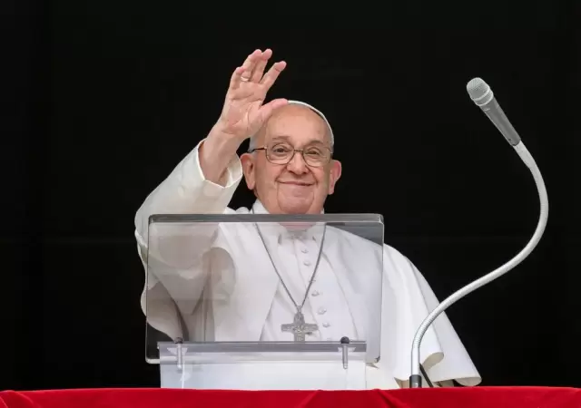El Papa Francisco esta un poco mejor/