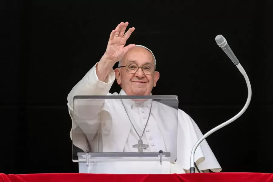 El Papa Francisco esta un poco mejor/
