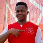 Independiente Inhibido por la FIFA por una deuda con Juanito Cazares