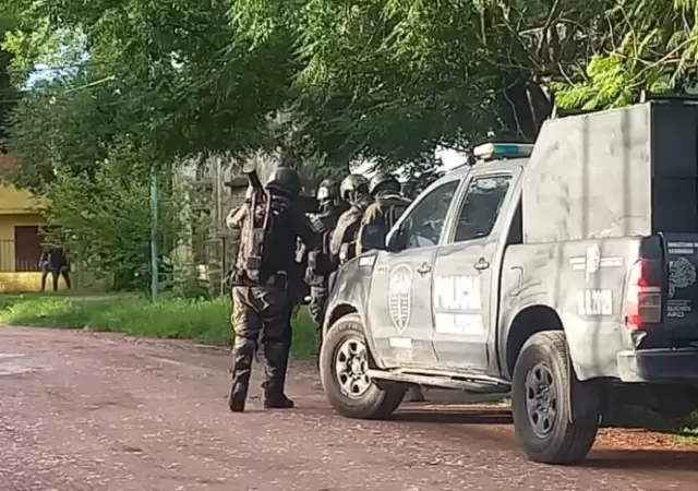 Uno de los procedimientos ordenados para dar con los pr�fugos. (Foto: gentileza datoposta.com)
