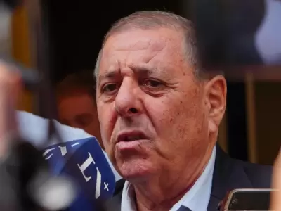 El senador Alfredo De Angeli
