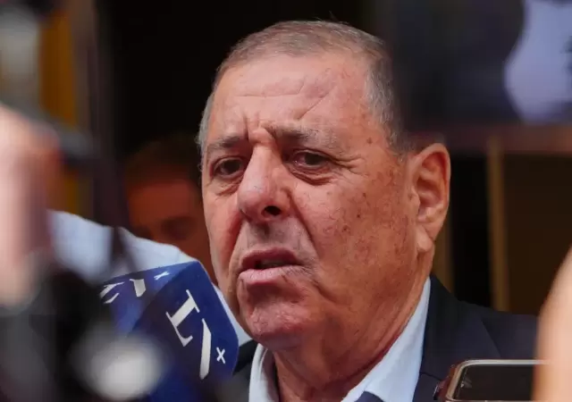 El senador Alfredo De Angeli