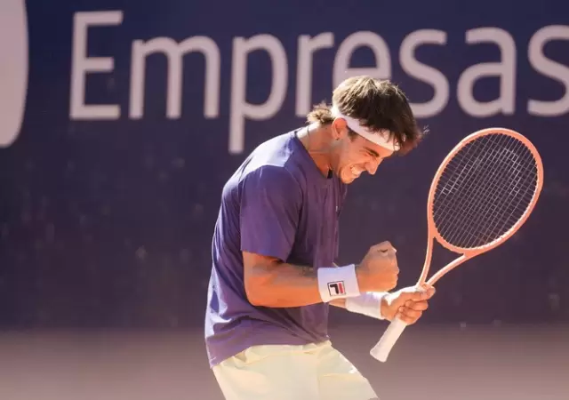 Francisco Comesa�a festej� con todo