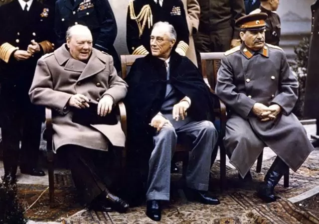 Los tres protagonistas de la cumbre de Yalta: Churchill, Roosevelt y Stalin. (Foto: archivo web)